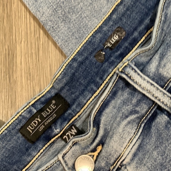 Judy Blue LIGHT WASH HIGH RISE VINTAGE WIDE LEG CROP JEANS size 22W - Picture 12 of 14